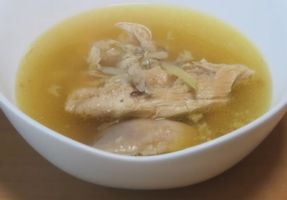 TAKAHIROの奥さんが作ったサムゲタンスープ